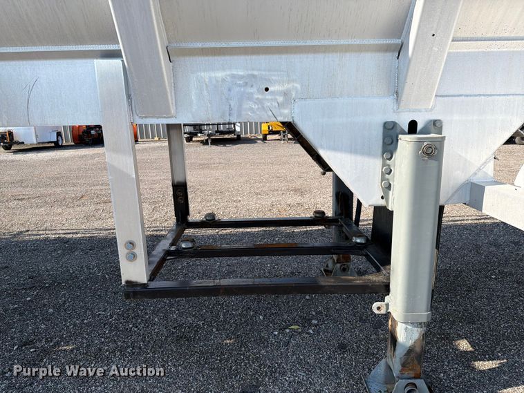 image for item EG9271 2012 Dragon Products 150BBL VACUUM TANK vacuum trailer
