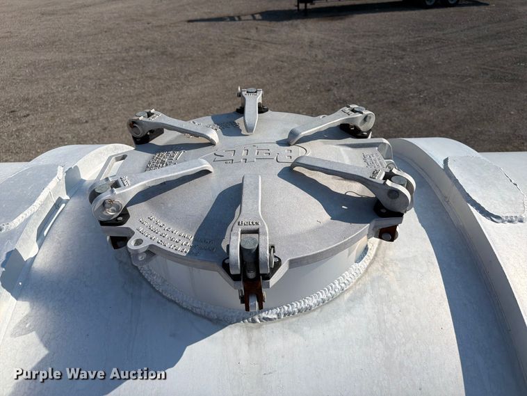 image for item EG9271 2012 Dragon Products 150BBL VACUUM TANK vacuum trailer