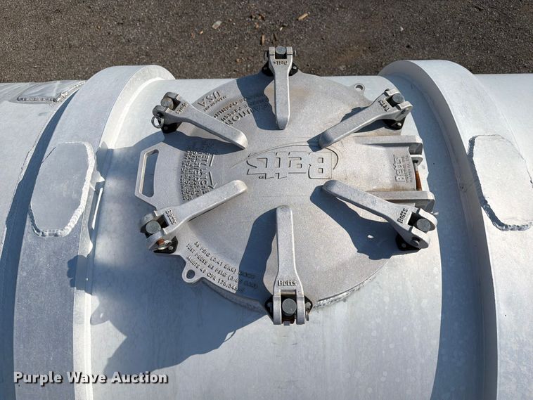 image for item EG9271 2012 Dragon Products 150BBL VACUUM TANK vacuum trailer