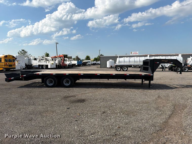 image for item EG9272 2014 Maxey Trailers equipment trailer