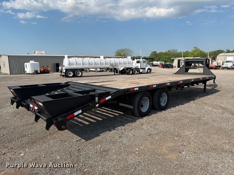 image for item EG9272 2014 Maxey Trailers equipment trailer