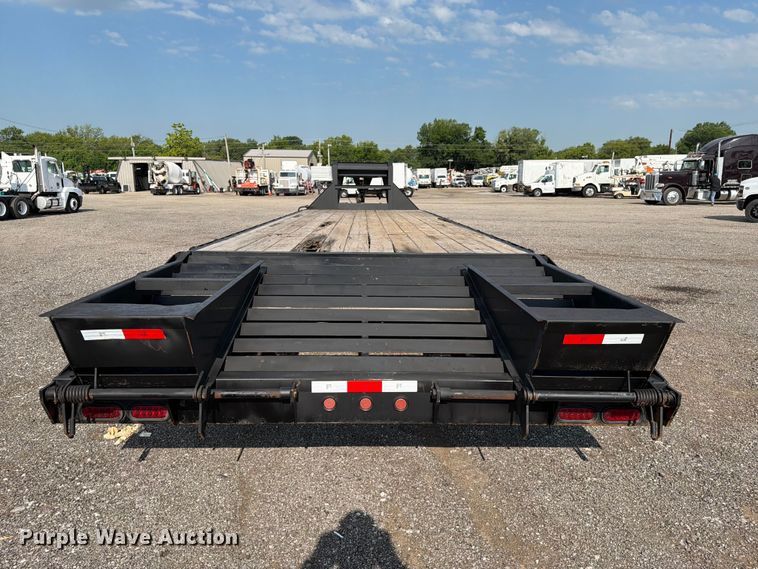 image for item EG9272 2014 Maxey Trailers equipment trailer