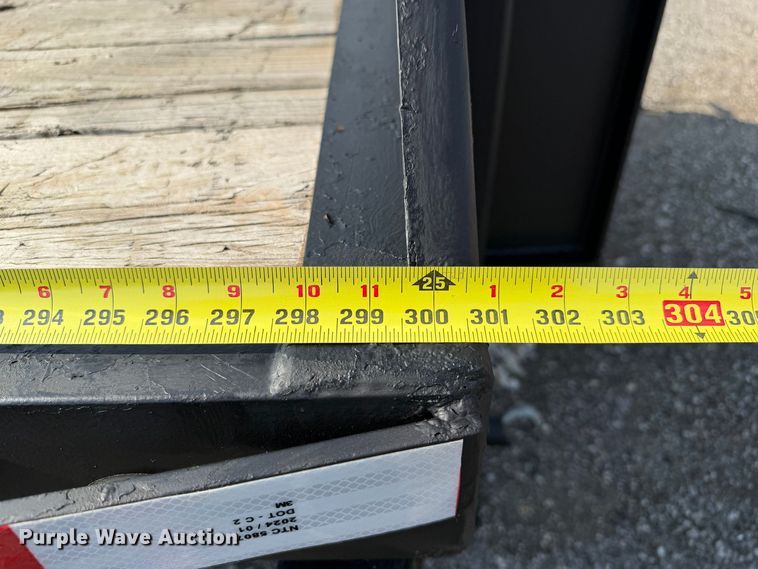 image for item EG9272 2014 Maxey Trailers equipment trailer