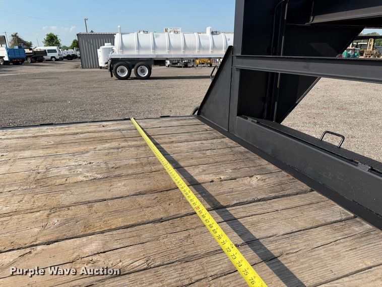 image for item EG9272 2014 Maxey Trailers equipment trailer