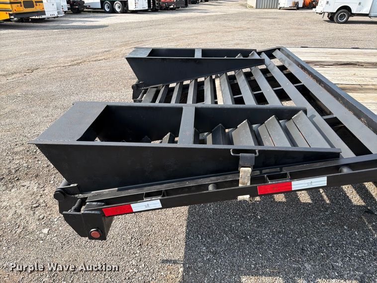 image for item EG9272 2014 Maxey Trailers equipment trailer