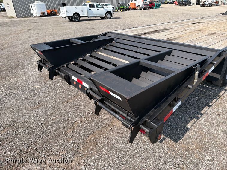 image for item EG9272 2014 Maxey Trailers equipment trailer