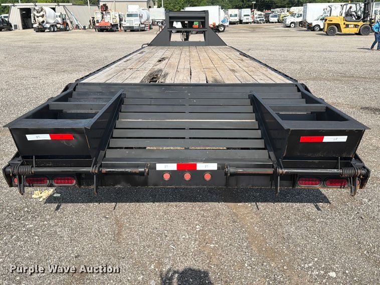 image for item EG9272 2014 Maxey Trailers equipment trailer