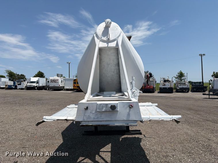 image for item EG9289 1970 Fruehauf pneumatic dry bulk trailer