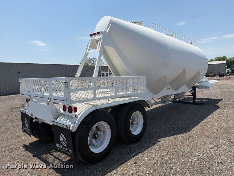 image for item EG9289 1970 Fruehauf pneumatic dry bulk trailer