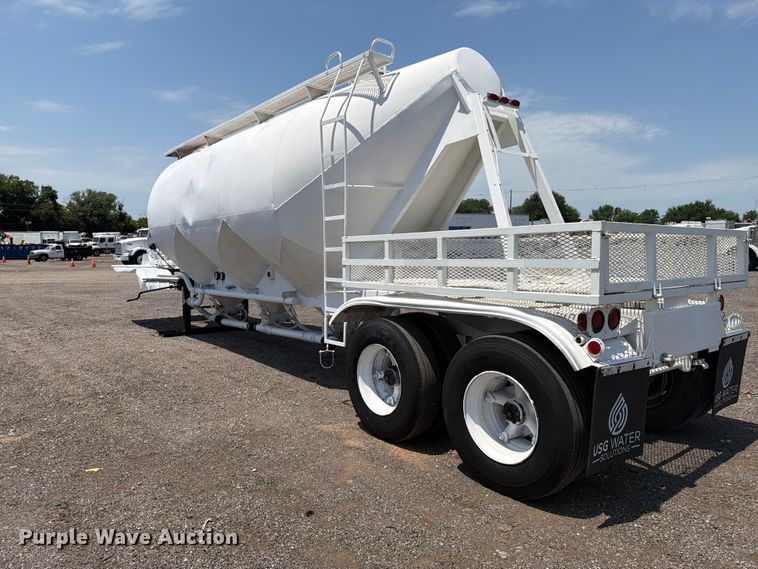 image for item EG9289 1970 Fruehauf pneumatic dry bulk trailer