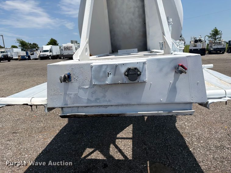 image for item EG9289 1970 Fruehauf pneumatic dry bulk trailer