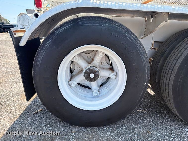 image for item EG9289 1970 Fruehauf pneumatic dry bulk trailer