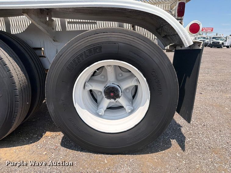 image for item EG9289 1970 Fruehauf pneumatic dry bulk trailer