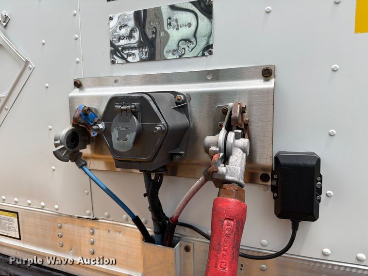 image for item EG9307 2004 Great Dane dry van trailer
