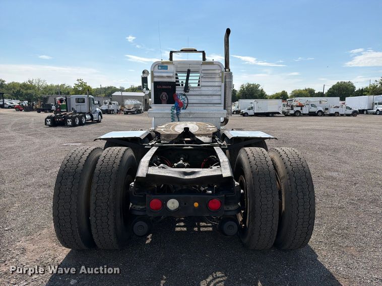 image for item EG9312 1999 Kenworth T800 semi truck