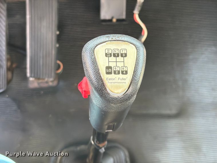image for item EG9312 1999 Kenworth T800 semi truck