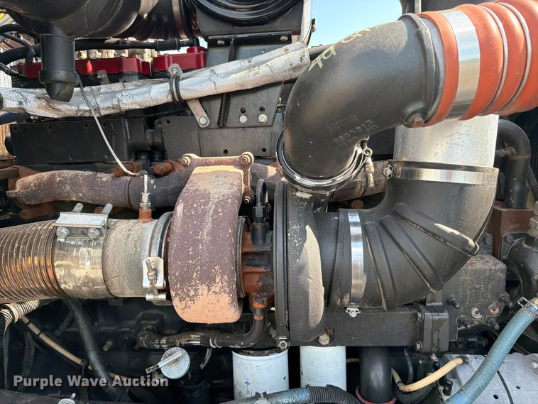 image for item EG9312 1999 Kenworth T800 semi truck