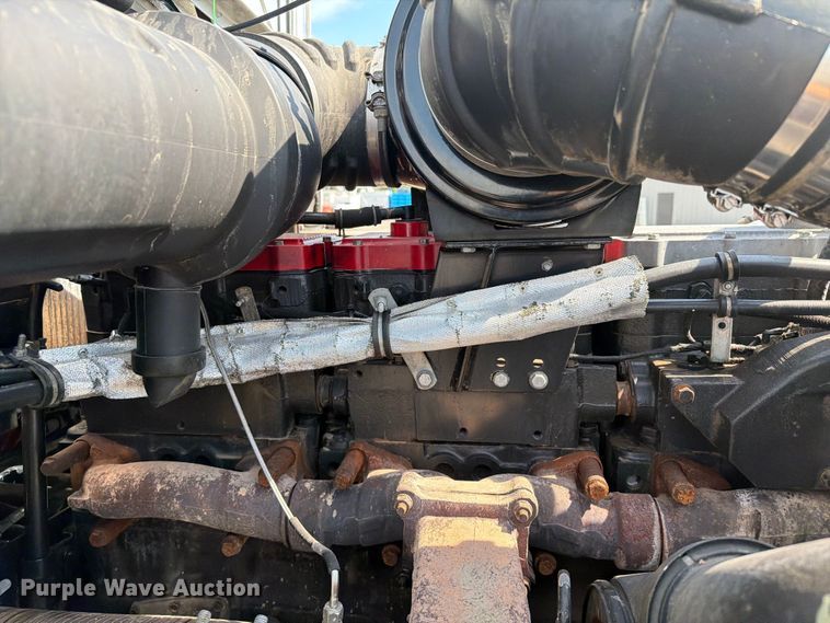 image for item EG9312 1999 Kenworth T800 semi truck