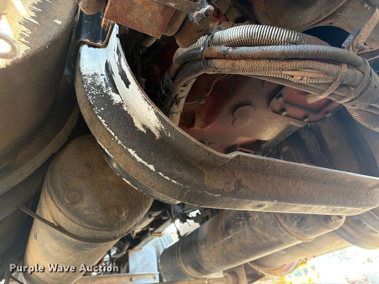 image for item EG9312 1999 Kenworth T800 semi truck