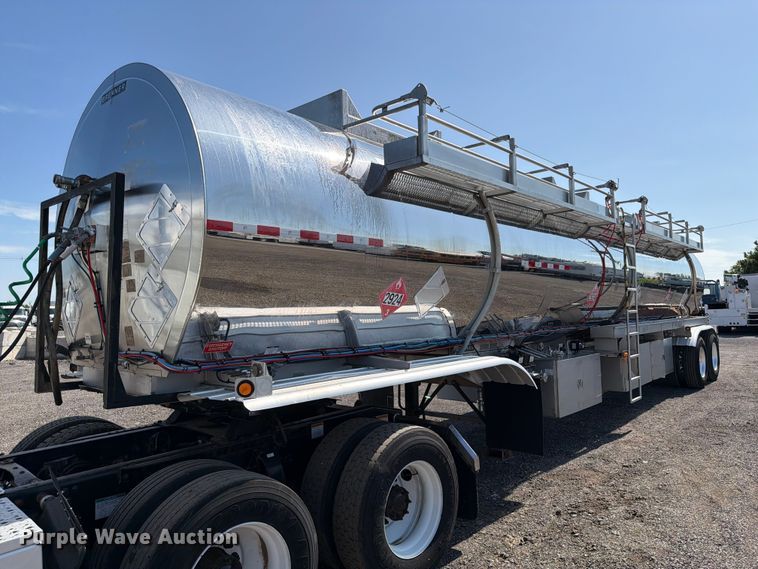 2014 Brenner vacuum trailer