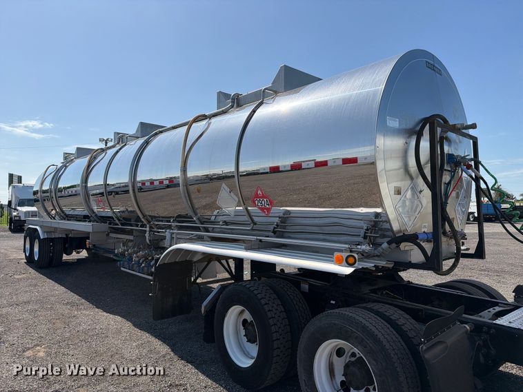 image for item EG9315 2014 Brenner vacuum trailer