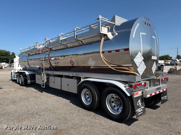 image for item EG9315 2014 Brenner vacuum trailer
