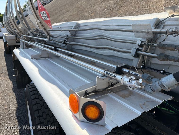 image for item EG9315 2014 Brenner vacuum trailer