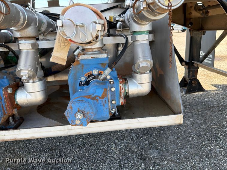 image for item EG9315 2014 Brenner vacuum trailer