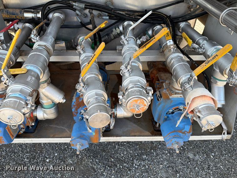 image for item EG9315 2014 Brenner vacuum trailer