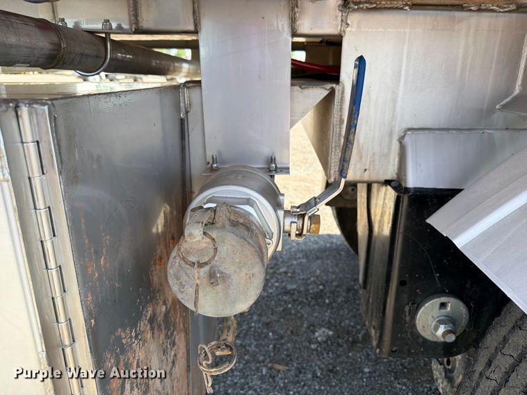 image for item EG9315 2014 Brenner vacuum trailer