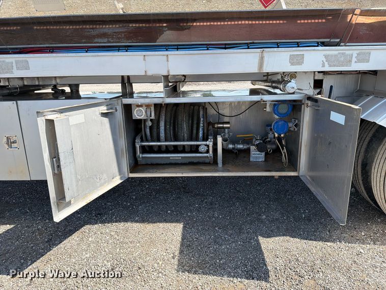 image for item EG9315 2014 Brenner vacuum trailer