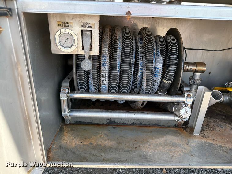 image for item EG9315 2014 Brenner vacuum trailer