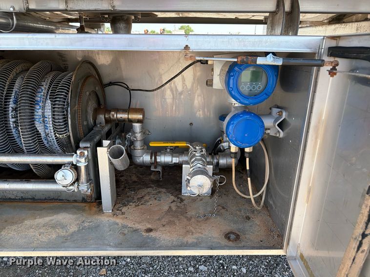 image for item EG9315 2014 Brenner vacuum trailer