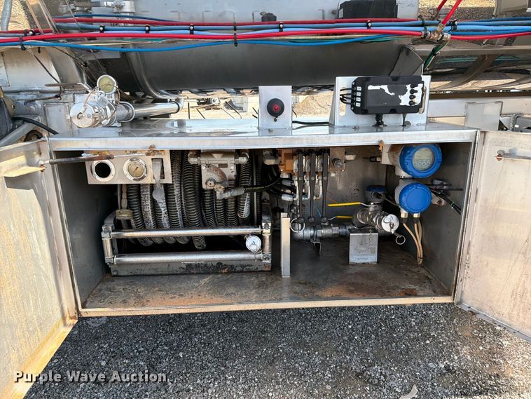 image for item EG9315 2014 Brenner vacuum trailer
