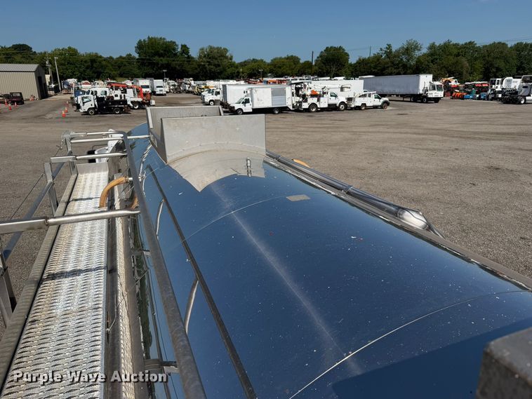 image for item EG9315 2014 Brenner vacuum trailer