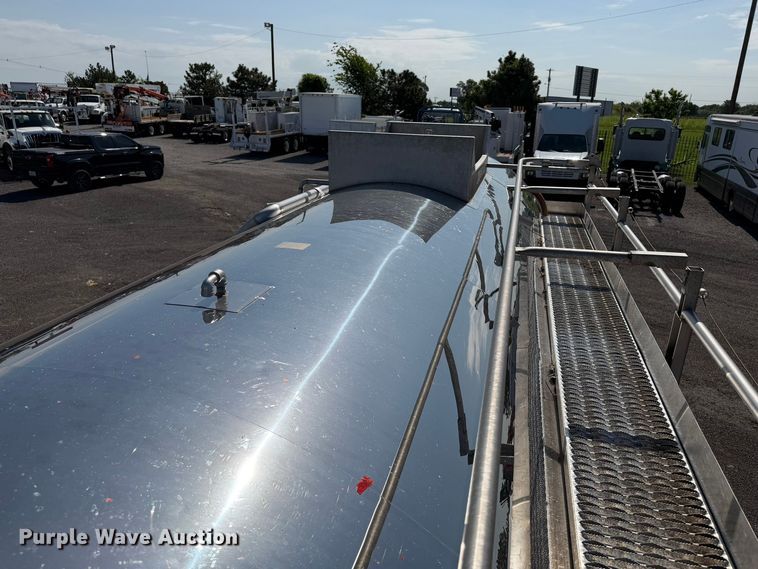image for item EG9315 2014 Brenner vacuum trailer