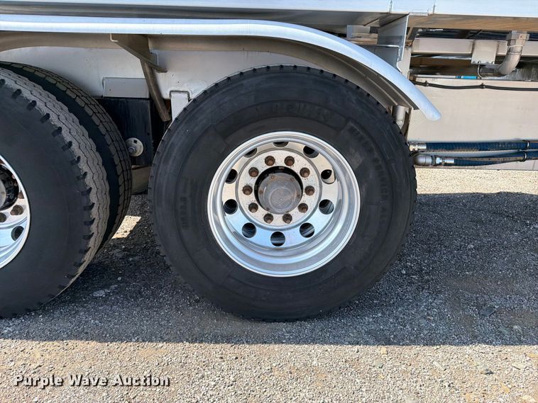 image for item EG9315 2014 Brenner vacuum trailer