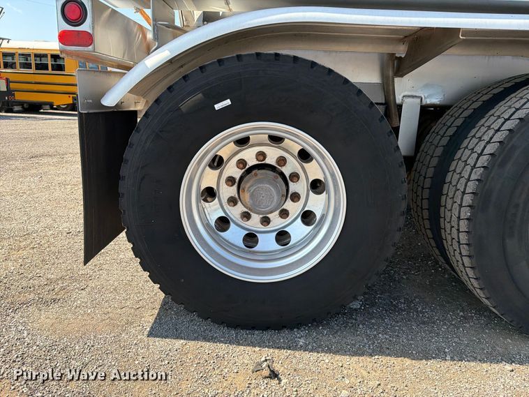 image for item EG9315 2014 Brenner vacuum trailer