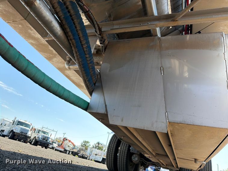 image for item EG9315 2014 Brenner vacuum trailer