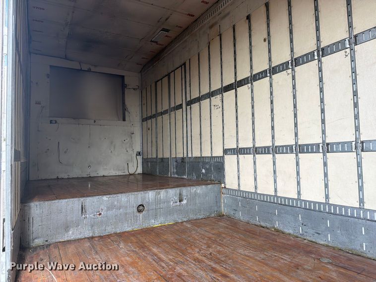 image for item EG9323 2000 Kentucky drop frame dry van trailer