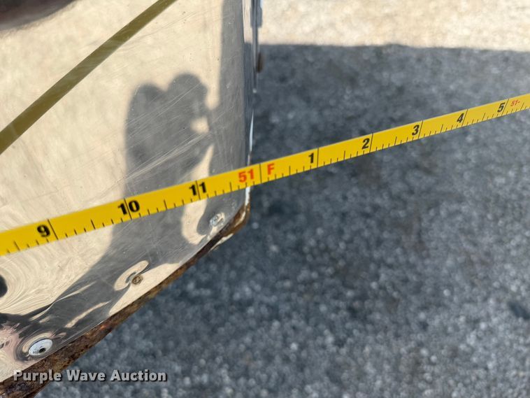 image for item EG9323 2000 Kentucky drop frame dry van trailer
