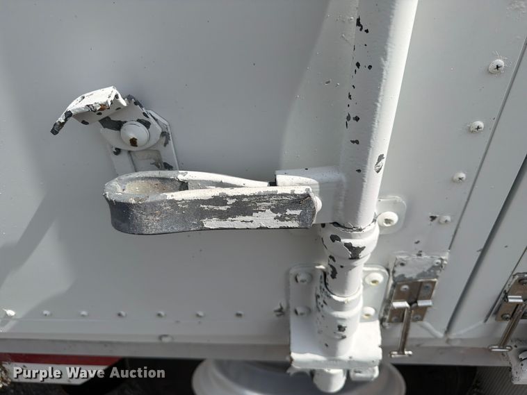 image for item EG9323 2000 Kentucky drop frame dry van trailer