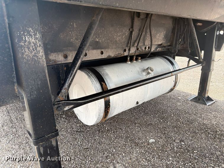 image for item EG9323 2000 Kentucky drop frame dry van trailer