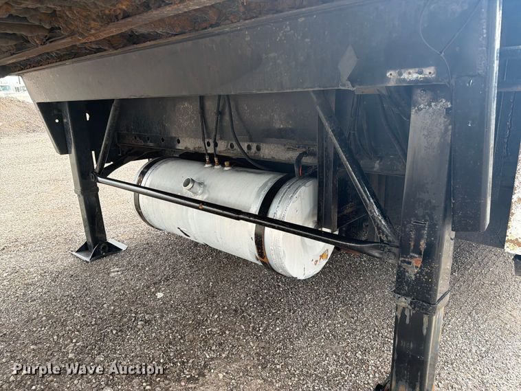 image for item EG9323 2000 Kentucky drop frame dry van trailer