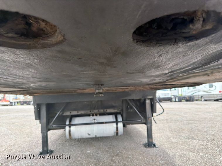 image for item EG9323 2000 Kentucky drop frame dry van trailer