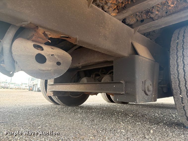 image for item EG9323 2000 Kentucky drop frame dry van trailer