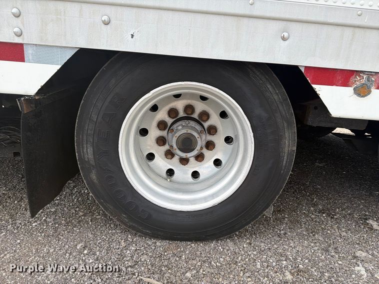 image for item EG9323 2000 Kentucky drop frame dry van trailer