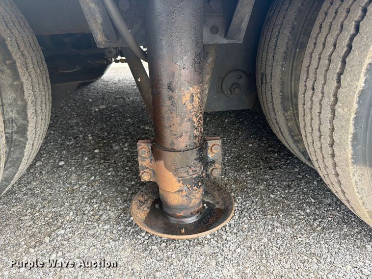 image for item EG9323 2000 Kentucky drop frame dry van trailer