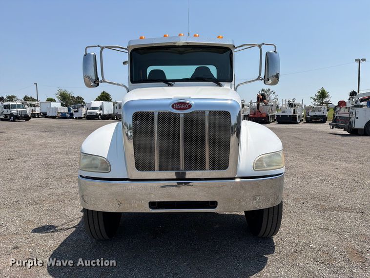 image for item EG9331 2016 Peterbilt 337 truck cab and chassis