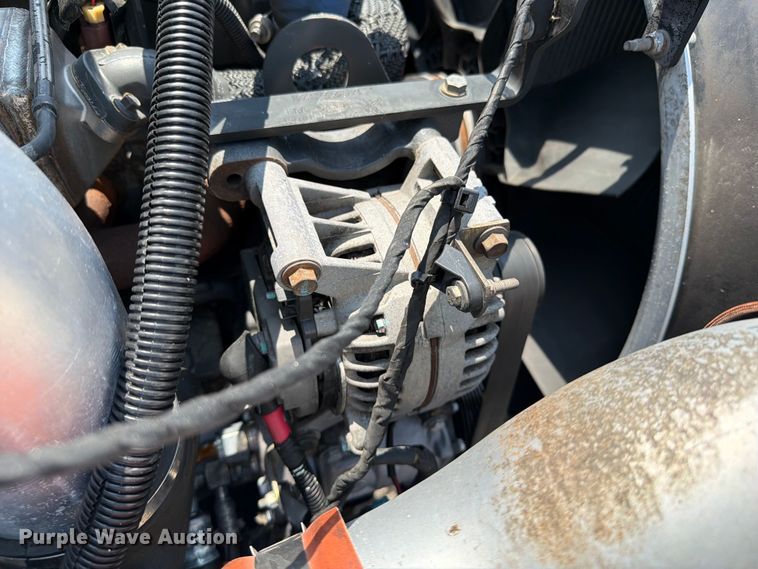 image for item EG9331 2016 Peterbilt 337 truck cab and chassis